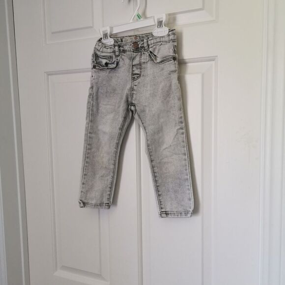 2/$20 Zara Baby boy distressed jeans size 18-24 m - Picture 1 of 5